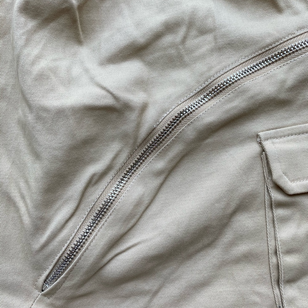 Shorts - Picture 3 of 4